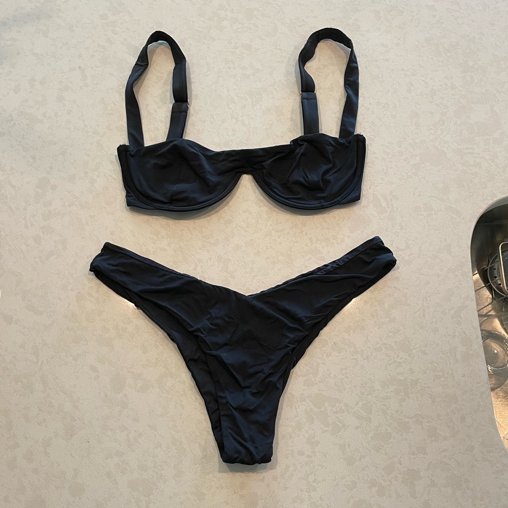 WeWoreWhat Black Bikini size Large